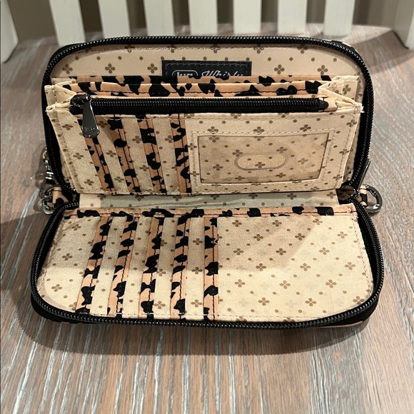 Whirly SPOTTED LEOPARD 🐆
RETIRED COLOR🐆 - Picture 3 of 6